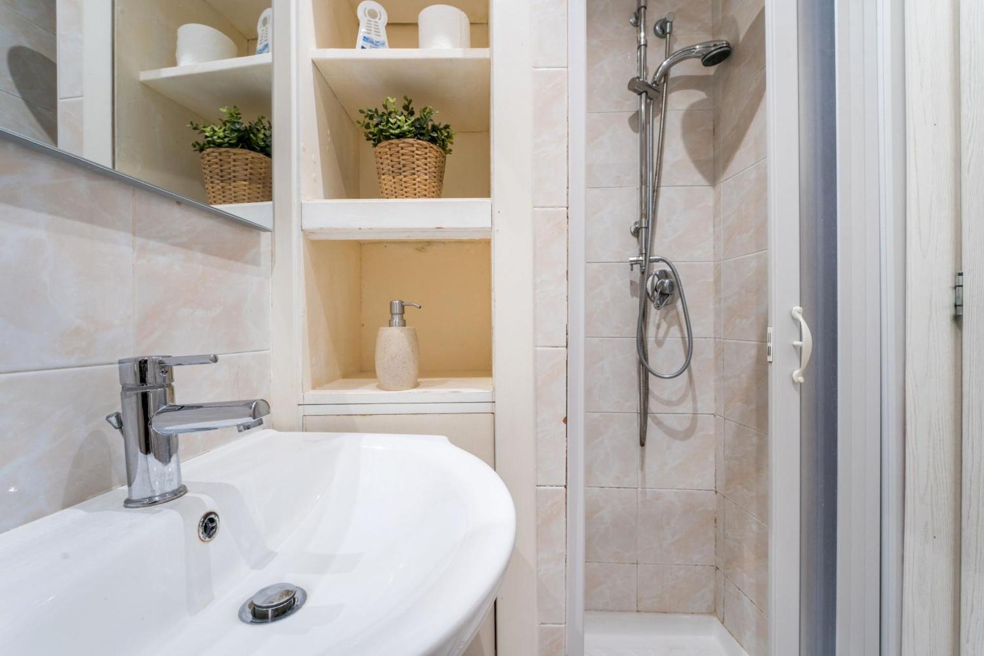 Fl Apartments Il Piccolo Borgo Di Trastevere โรม ภายนอก รูปภาพ